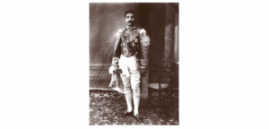 เจ้าพระยาธรรมศักดิ์มนตรีในเครื่องแบบมหาดเล็กหลวง